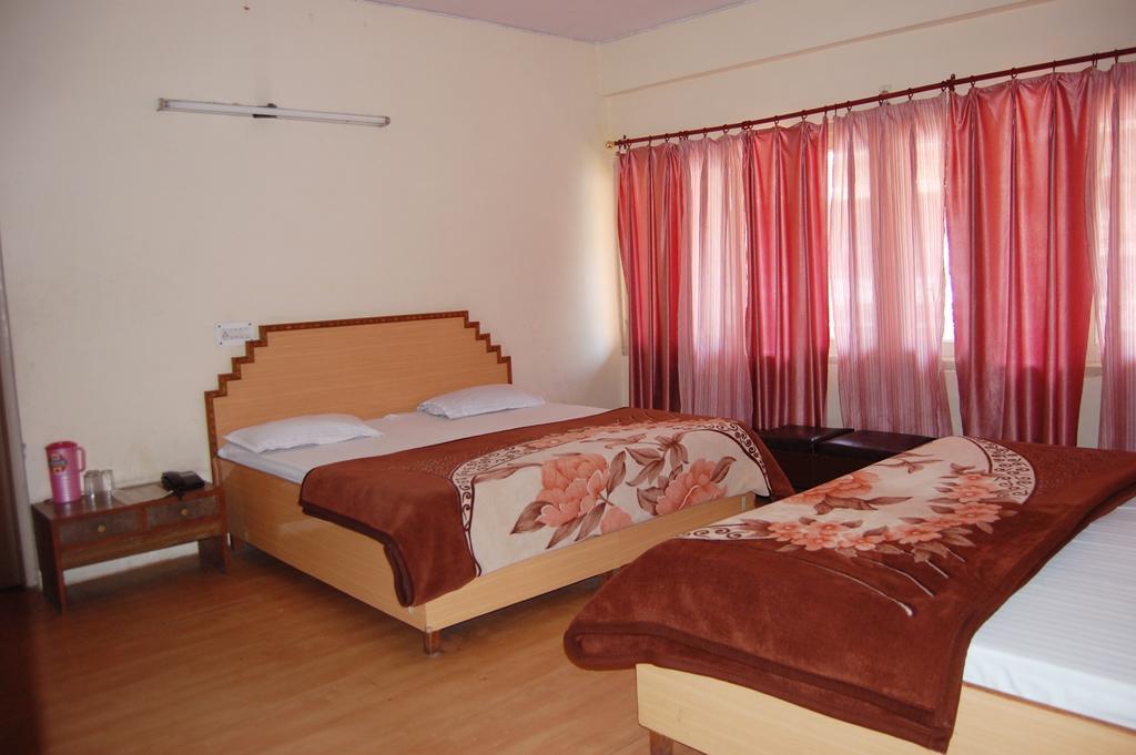 Hotel Mansarover International 하리드와르 객실 사진